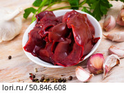 Raw rabbit liver. Стоковое фото, фотограф Яков Филимонов / Фотобанк Лори