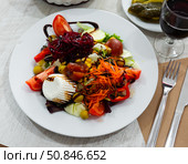Ensalada con queso fresco, salad with cheese and vegetables. Стоковое фото, фотограф Яков Филимонов / Фотобанк Лори