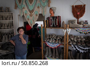 В Солигаличском магазине, продающем валенки. Редакционное фото, фотограф Дмитрий Киселёв / Фотобанк Лори