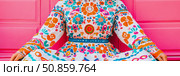 Mexican Embroidered Dress on Hot Pink: A Fiesta of Color. Стоковое AI-изображение, AI-художник Данила Большаков / Фотобанк Лори
