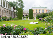 Maid of honor Garden. Catherine Palace. Tsarskoe Selo. Редакционное фото, фотограф Мария Паина / Фотобанк Лори