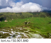 Green landscape, hills during the monsoon. Стоковое фото, фотограф Саблин Станислав / Фотобанк Лори