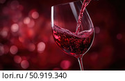 tannins red wine pour ai generated. Стоковое AI-изображение, AI-художник Vectorwin / Фотобанк Лори