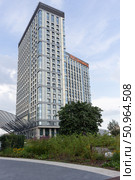 Россия, Москва - 31 июля 2025 - Апарт-отель YES Botanica,  ул. 1-я Леонова, д. 18, метро Ботанический сад. Редакционное фото, фотограф Татьяна Васильева / Фотобанк Лори