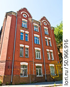 Скорняжный переулок, дом 6. Летний солнечный день. Москва. Редакционное фото, фотограф E. O. / Фотобанк Лори