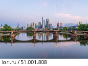 Frankfurt am Main Downtown City Skyline at Morning Twilight. Hesse, Germany. Стоковое фото, фотограф Максим Забаровский / Фотобанк Лори