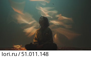 Meditative moment with flowing colors and dreamlike atmosphere at a serene location during twilight. Стоковое AI-видео, аниматор Сергей Толмачёв / Фотобанк Лори