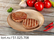 Grilled tuna steak fillet medallion. Стоковое фото, фотограф Андрей Старостин / Фотобанк Лори