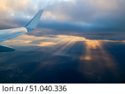 Самолет в небе над Пекином на закате. Стоковое фото, фотограф Римма Тельнова / Фотобанк Лори