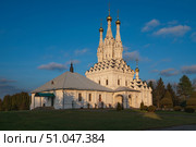 View of the Odigitrievsky Church on the territory of the Vyazma Ioanno-Predtechensky Monastery on a sunny day with clouds, Vyazma, Smolensk region, Russia. Стоковое фото, фотограф Ula Ulachka / Фотобанк Лори