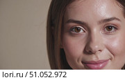 A Captivating Close-up: Expressions and Emotions Showcased Through Subtle Changes in a Woman's Facial Features from Start to Finish. Стоковое AI-видео, аниматор Владимир Федоров / Фотобанк Лори