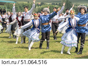 Башкирский танец на празднике Сабантуй в Башкортостане. Редакционное фото, фотограф Андреева Тамара Викторовна / Фотобанк Лори
