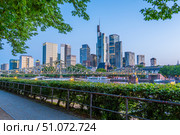 Frankfurt am Main Downtown City Skyline at Morning Twilight. Hesse, Germany. Стоковое фото, фотограф Максим Забаровский / Фотобанк Лори