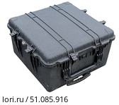 Чёрная пластиковая коробка для хранения инструментов с отвёртками на белом фоне. Black plastic tool box with tools isolated on white background. Стоковое фото, фотограф Татьяна Д / Фотобанк Лори