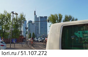 FRANKFURT - JUNE 12, 2025: Frankfurt am Main Downtown and Cyclists. Germany. Редакционное видео, видеограф Максим Забаровский / Фотобанк Лори
