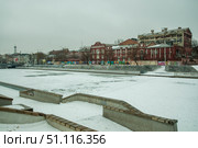 Зима, река Кутум в Астрахани, старинная городская электрическая станция, здания, дома (2021 год). Стоковое фото, фотограф Павел Просянов / Фотобанк Лори