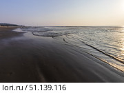 Sunset on Mandrem beach in Goa, India. (2018 год). Стоковое фото, фотограф Емельянов Евгений Викторович / Фотобанк Лори