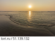 Sunset on Mandrem beach in Goa, India. (2018 год). Стоковое фото, фотограф Емельянов Евгений Викторович / Фотобанк Лори