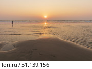Sunset on Mandrem beach in Goa, India. (2018 год). Стоковое фото, фотограф Емельянов Евгений Викторович / Фотобанк Лори
