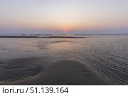 Sunset on Mandrem beach in Goa, India. (2018 год). Стоковое фото, фотограф Емельянов Евгений Викторович / Фотобанк Лори
