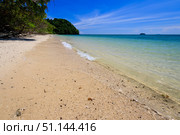 Beach with golden sand and sea. (2017 год). Стоковое фото, фотограф Емельянов Евгений Викторович / Фотобанк Лори