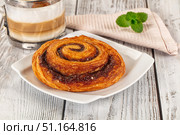Homemade cinnabon swirl pastry with cinnamon. Стоковое фото, фотограф Андрей Старостин / Фотобанк Лори