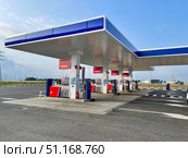 Автозаправочная станция компании "TEBOIL" (АЗС Teboil ). Трасса А-289, новое направление, Славянский район, Краснодарский край, Россия. Редакционное фото, фотограф Щеголева Ольга / Фотобанк Лори