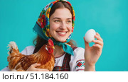 Hyper-real close-up: smiling woman in a bright floral Russian kerchief. Стоковое AI-видео, аниматор Виктория Кольцова / Фотобанк Лори