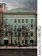 Дом И. В. Кошанского (дом А. М. Сомова), 1839 (1912). Архитекторы: Иосиф Михайлович Маевский, Карл Иванович  Реймерс. Объект культурного наследия регионального значения 781710992790005. Санкт-Петербург, улица Большая Конюшенная, дом 15. Редакционное фото, фотограф Александр Селезнев / Фотобанк Лори