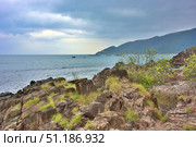 View of the diamond bay of the South China Sea in Khanh Hoa Province (2018 год). Редакционное фото, фотограф Александр Карпенко / Фотобанк Лори