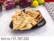 Indian stuffed potato bread Paratha. Стоковое фото, фотограф Андрей Старостин / Фотобанк Лори