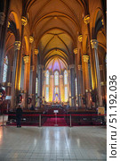 ISTANBUL, TURKEY - NOVEMBER 23, 2021: Istiklal Street. The Church of St. Anthony of Padua. Interior decoration and altar. Редакционное фото, фотограф Наталия Кирсанова / Фотобанк Лори
