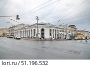 Город Владимир, улица Большая Московская. Торговые ряды. Золотое кольцо России. Редакционное фото, фотограф Елена Коромыслова / Фотобанк Лори