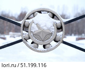 Санкт-Петербург (Россия). Мемориал «Дачное воинское кладбище» в зимним днем. Стоковое фото, фотограф Елена  Попкова / Фотобанк Лори