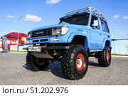 Toyota Land Cruiser Prado 70. Редакционное фото, фотограф Art Konovalov / Фотобанк Лори
