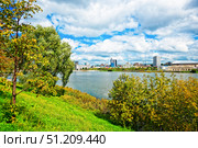 Вид на левую набережную озера Нижний Кабан. Город Казань (2024 год). Стоковое фото, фотограф Макаров Алексей / Фотобанк Лори