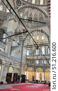 Courtyard of Fatih Mosque in Istanbul, Turkey Fatih Mosque and Mausoleum in Istanbul, Turkey Distant image of the Fatih Mosque and the Molla Zeyrek ( Old Pantocrator) mosque, Istanbul Turkey The Fatih Mosque in Fatih district of Istanbul, Turkey. Редакционное фото, фотограф Zita Khasanova / Фотобанк Лори