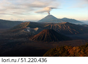 Tengger caldera with erupting Mount Semeru, Java Island, Indonesia. Martin Rietze/Stocktrek Images/TASS. Стоковое фото, агентство ТАСС / Фотобанк Лори