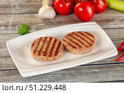 Grilled tuna steak fillet medallion. Стоковое фото, фотограф Андрей Старостин / Фотобанк Лори