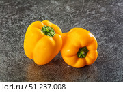 Ripe juicy Bulgarian bell pepper. Стоковое фото, фотограф Андрей Старостин / Фотобанк Лори