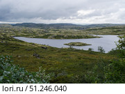 Russia, Murmansk region, Kola Peninsula. Mountain lake and tundra. August 2025. Стоковое фото, фотограф Ирина Толокновская / Фотобанк Лори