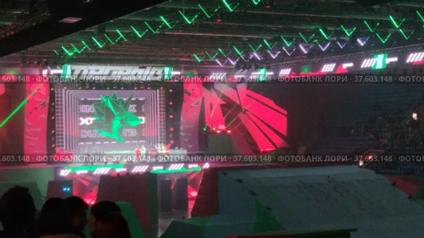 15-й Фестиваль экстремальных видов спорта «Прорыв» во Дворце спорта «Лужники». Москва, 9 апреля 2022. The 15th Festival of Extreme Sports "Breakthrough" at the Luzhniki Sports Palace. Moscow, April 9, 2022. Редакционное видео, видеограф Мария / Фотобанк Лори