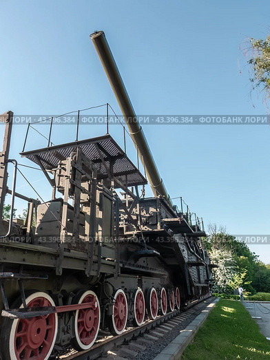 305-мм морская железнодорожная артиллерийская установка ТМ-3-12. СССР. Экспозиция боевой техники в музее Парка Победы в Москве. Техника времен второй мировой войны (2024 год). Редакционное фото, фотограф Константин Григорьев / Фотобанк Лори