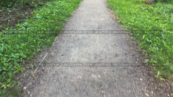 A vertical panorama of a pedestrian path, shot in the first person. Стоковое видео, видеограф Ярославский Максим / Фотобанк Лори