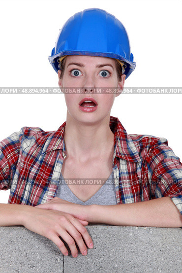 A wide-eyed tradeswoman. Стоковое фото, агентство Ingram Publishing / Фотобанк Лори