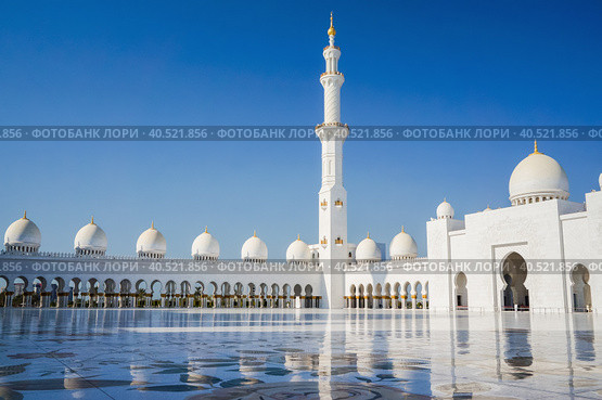 Abu Dhabi.The famous Sheikh Zayed Grand mosque. Стоковое фото, фотограф Саблин Станислав / Фотобанк Лори