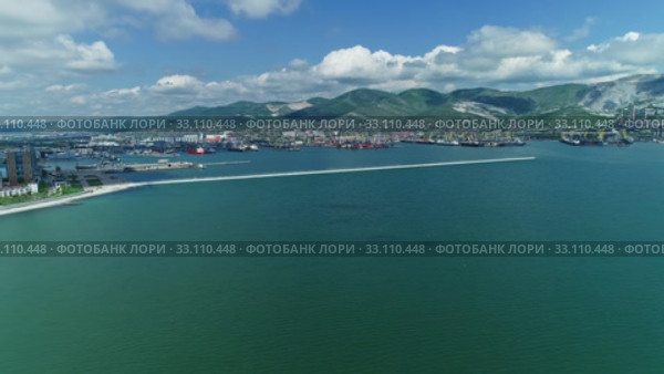 Aerial panorama view of Novorossiysk (2020 год). Редакционное видео, видеограф Михаил Коханчиков / Фотобанк Лори