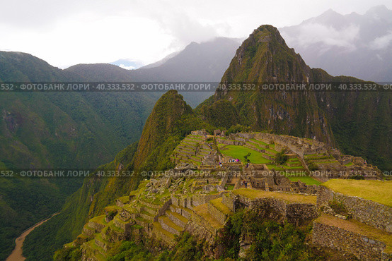 Aerial Panoramic view to Machu Picchu archaeological site and Huayna Picchu mountain , Cuzco, Peru (2018 год). Стоковое фото, фотограф Сергей Майоров / Фотобанк Лори