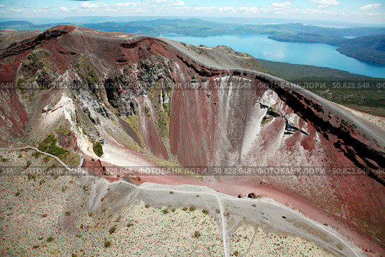 Aerial view of rhyolite dome complex, Mount Tarawera volcano, New Zealand. Стоковое фото, фотограф Richard Roscoe/Stocktrek Images / ТАСС / Фотобанк Лори