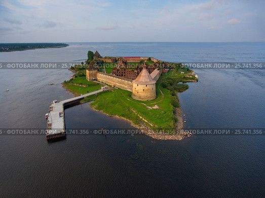 Aerial view on fortress Oreshek on island (2016 год). Стоковое фото, фотограф Михаил Коханчиков / Фотобанк Лори